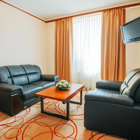 Ξενοδοχείο Grand Τούζλα