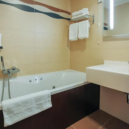 Grand 4* トゥズラ