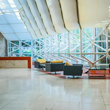 Ξενοδοχείο Grand Τούζλα