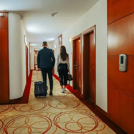 Отель Grand